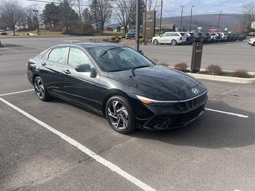 2025 Hyundai ELANTRA SEL Sport