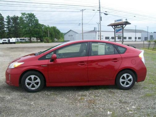 Red 2015 Toyota Prius Two
