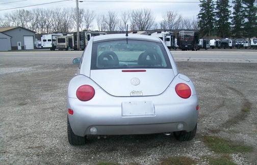 2002 Volkswagen New Beetle Sport