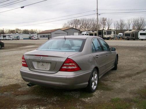 2005 Mercedes-Benz C-Class 