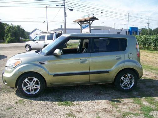 2010 Kia Soul +