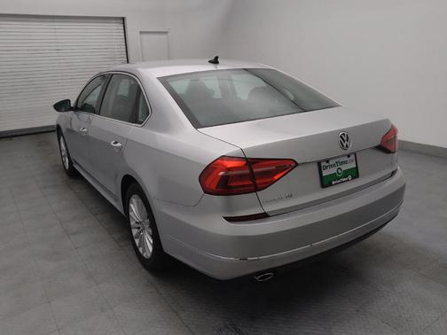 2016 Volkswagen Passat 1.8T SE