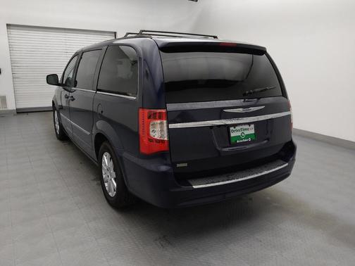 2013 Chrysler Town & Country Touring