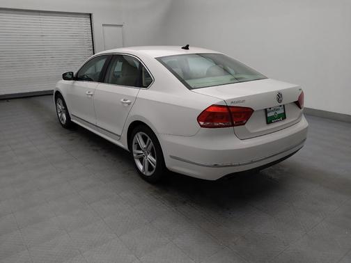Candy White 2015 Volkswagen Passat 1.8T Auto SE w/Sunroof & Nav