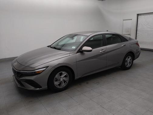 Fluid Metal 2024 Hyundai ELANTRA SE