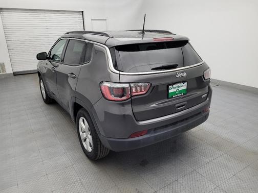 Granite Crystal Metallic Clearcoat 2019 Jeep Compass Latitude