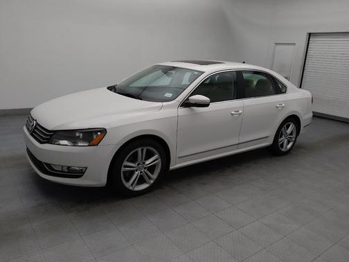 2015 Volkswagen Passat 1.8T Auto SE w/Sunroof & Nav