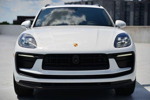 2025 Porsche Macan AWD