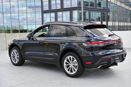2026 Porsche Macan AWD