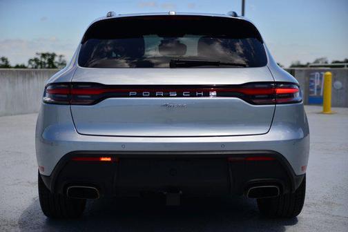 2025 Porsche Macan Base