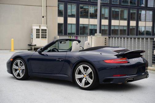 2019 Porsche 911 Carrera
