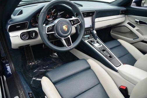 2019 Porsche 911 Carrera