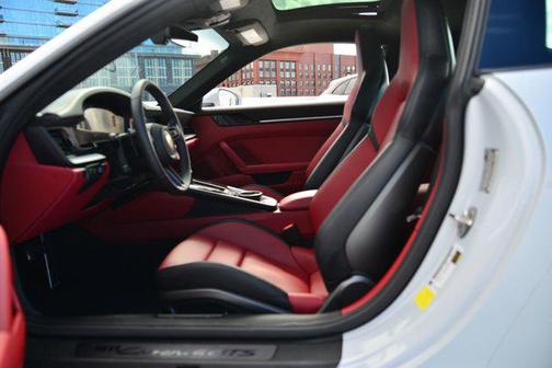 2025 Porsche 911 Carrera 4 GTS