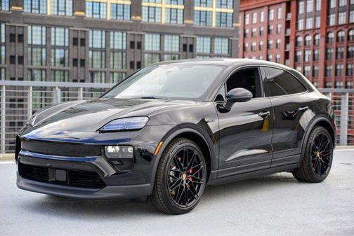 2025 Porsche Macan 4S