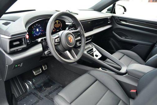 2025 Porsche Macan 4S