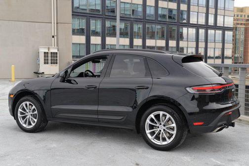2025 Porsche Macan AWD