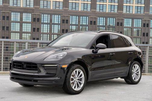 2025 Porsche Macan AWD