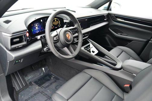 2025 Porsche Macan Electric