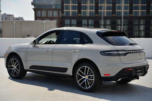 2025 Porsche Macan Base