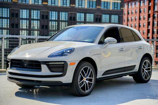 2025 Porsche Macan Base
