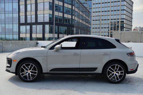 2025 Porsche Macan Base