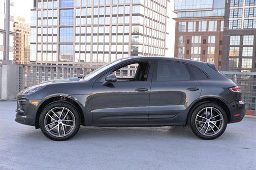 2025 Porsche Macan AWD