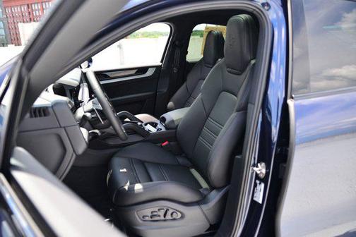 2025 Porsche Cayenne S