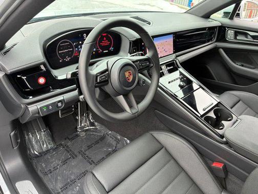 2026 Porsche Panamera RWD