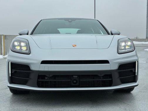 2026 Porsche Panamera RWD