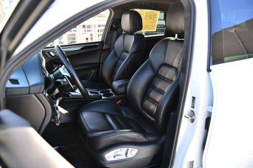 2015 Porsche Macan Turbo