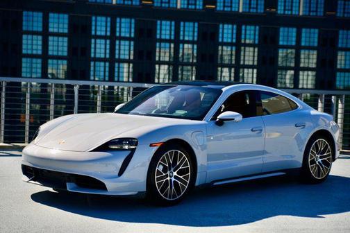 2022 Porsche Taycan Turbo