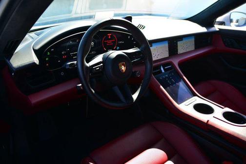 2022 Porsche Taycan Turbo