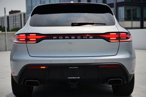 2025 Porsche Macan Base