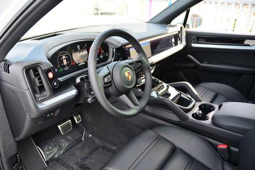 2025 Porsche Cayenne S