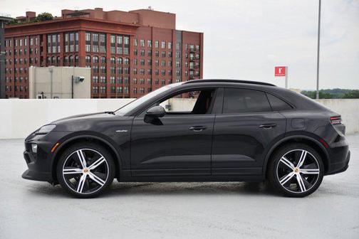 2025 Porsche Macan 4