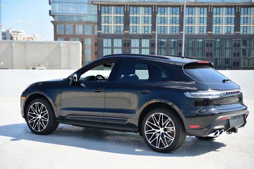 2025 Porsche Macan AWD