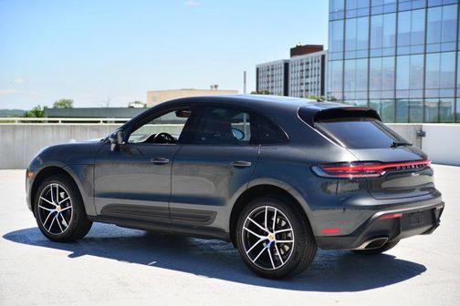 2025 Porsche Macan Base