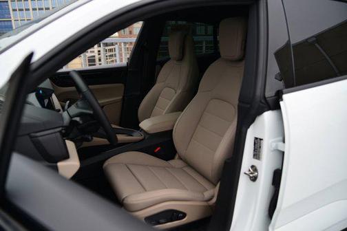 2025 Porsche Macan Electric