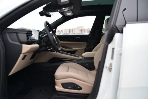 2025 Porsche Macan Electric