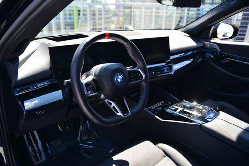 2024 BMW i5 M60