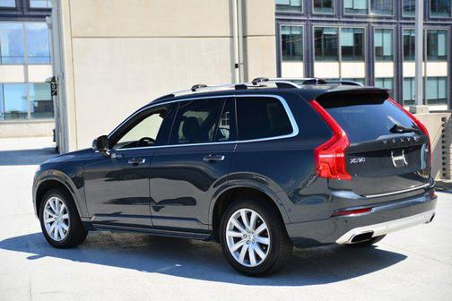 2017 Volvo XC90 T6 Momentum