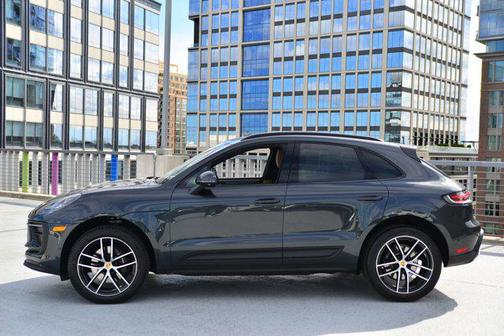 2025 Porsche Macan AWD