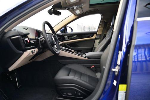 2024 Porsche Panamera 4