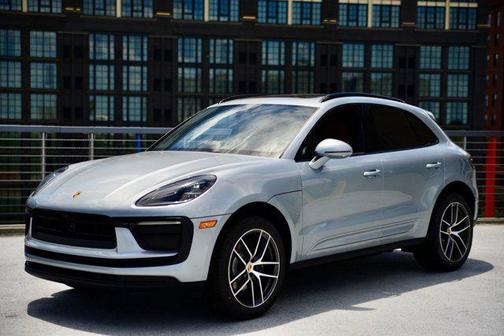 2025 Porsche Macan AWD