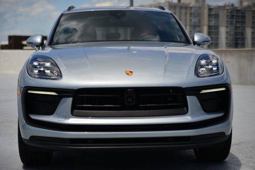 2025 Porsche Macan AWD