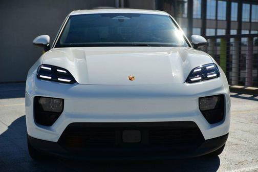 2025 Porsche Macan Electric