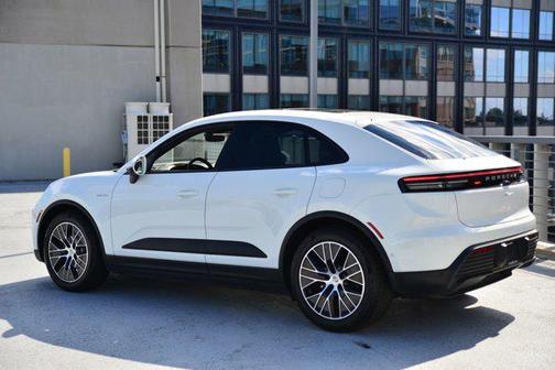 2025 Porsche Macan Electric