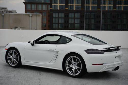 2025 Porsche 718 Cayman Style Edition