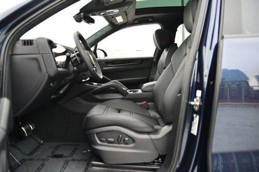 2026 Porsche Cayenne GTS