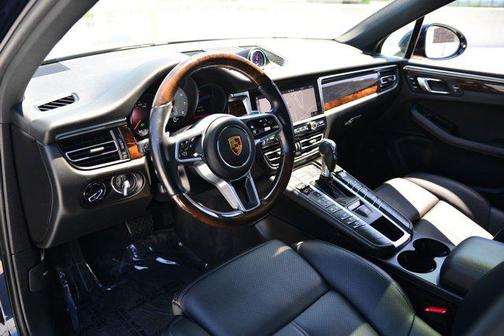 2021 Porsche Macan Base